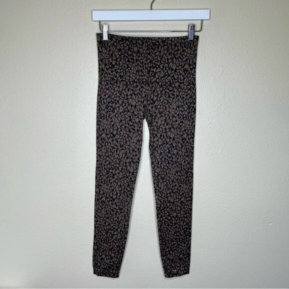 Spanx Look At Me Now Leopard Seamless Legging Browns Women Size Medium Shaping - Picture 13 of 13